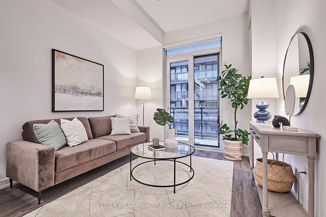 307 - 39 Roehampton Ave, Condo with 2 bedrooms, 2 bathrooms and 0 parking in Toronto ON | Image 4