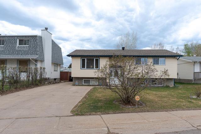 178 Highland Close, House detached with 4 bedrooms, 1 bathrooms and 5 parking in Wood Buffalo AB | Image 1