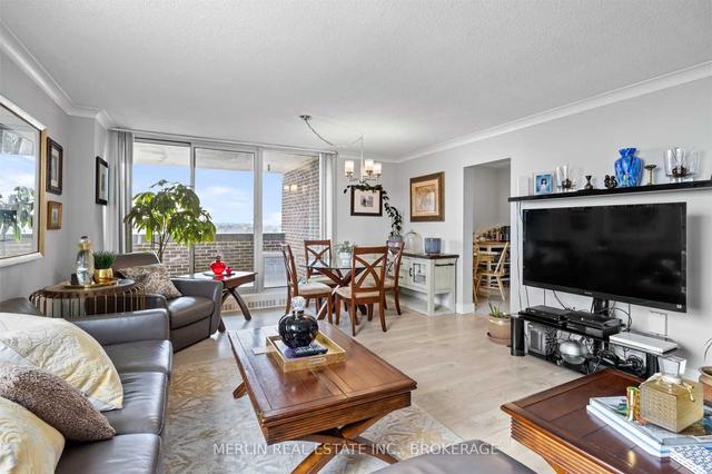 1706 - 1515 Lakeshore Rd E, Condo with 3 bedrooms, 2 bathrooms and 2 parking in Mississauga ON | Image 3