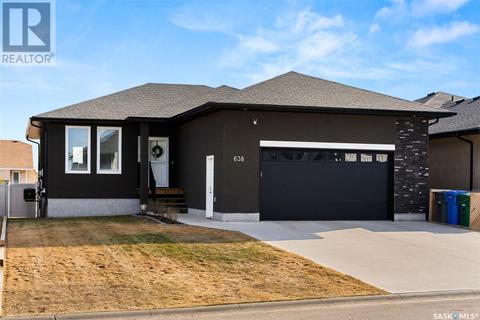 638 Aspen Crescent, House detached with 3 bedrooms, 3 bathrooms and null parking in Pilot Butte SK | Card Image