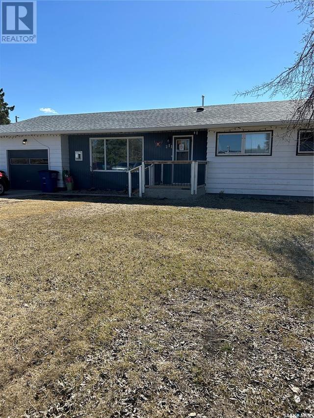 211 3rd Avenue E, House detached with 5 bedrooms, 2 bathrooms and null parking in Kelvington SK | Image 36