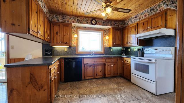 66 Moore St, House detached with 3 bedrooms, 2 bathrooms and 12 parking in Northern Bruce Peninsula ON | Image 5