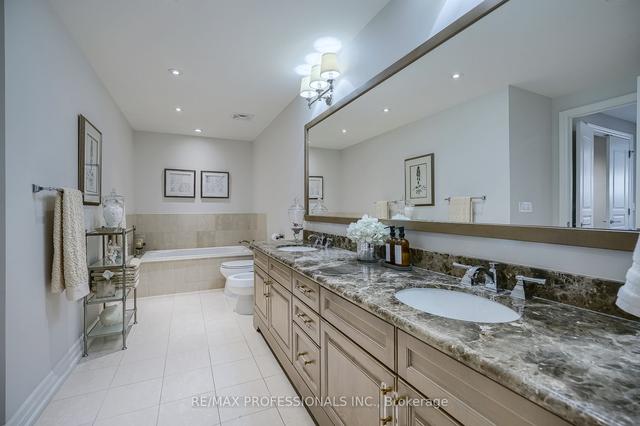 th8 - 21 Burkebrook Pl, Townhouse with 3 bedrooms, 3 bathrooms and 2 parking in Toronto ON | Image 6