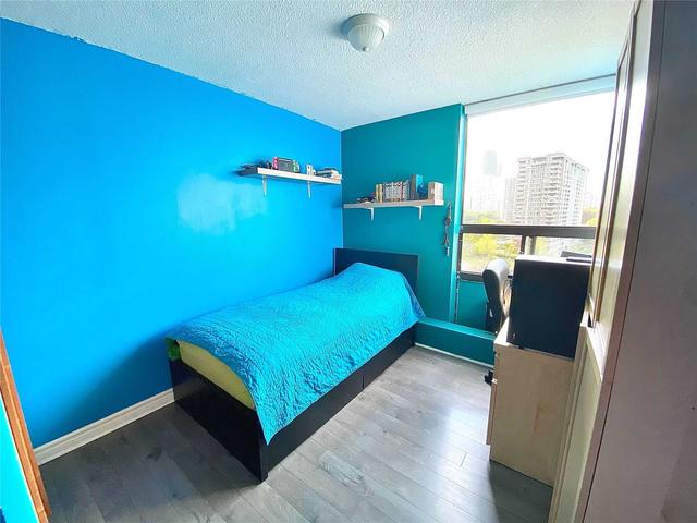 1019 - 50 Mississauga Valley Blvd, Condo with 3 bedrooms, 2 bathrooms and 1 parking in Mississauga ON | Image 8