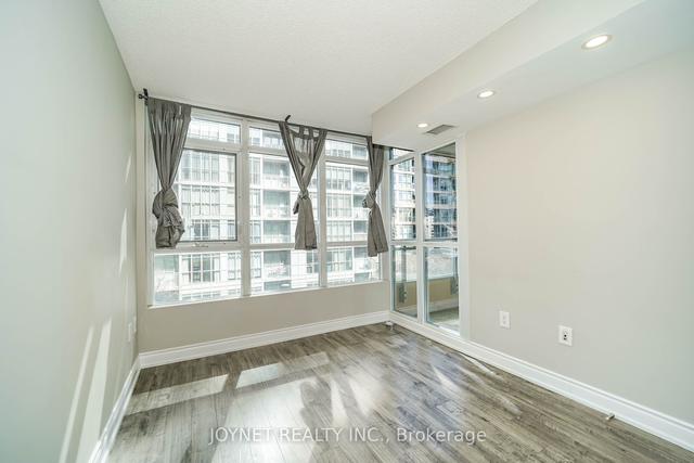 516 - 10 Capreol Crt, Condo with 1 bedrooms, 1 bathrooms and 0 parking in Toronto ON | Image 6