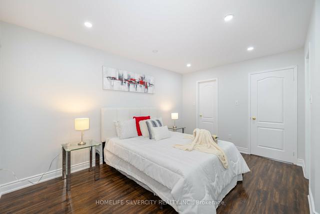 92 Cedarwood Cres, House attached with 3 bedrooms, 3 bathrooms and 3 parking in Brampton ON | Image 9
