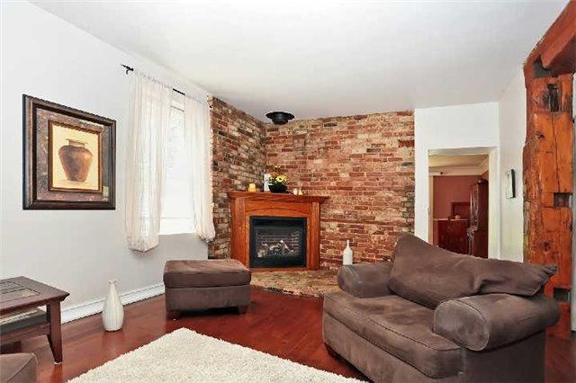42 Tyler St, House detached with 3 bedrooms, 1 bathrooms and 4 parking in Aurora ON | Image 6