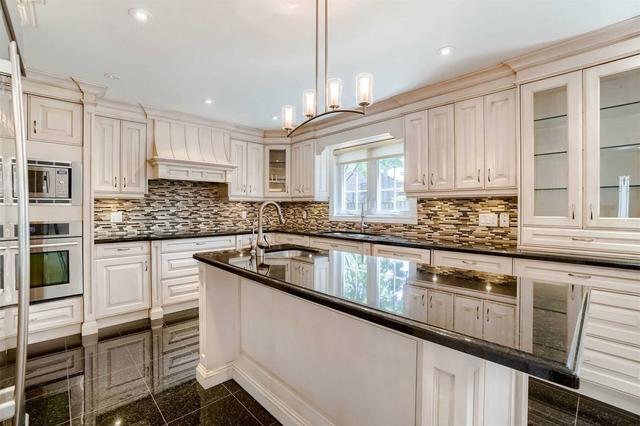 3336 Sawmill Valley Dr, House detached with 4 bedrooms, 5 bathrooms and 9 parking in Mississauga ON | Image 5