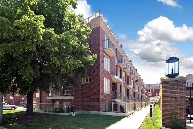 102 - 30 Elsie Lane, Townhouse with 3 bedrooms, 2 bathrooms and 1 parking in Toronto ON | Image 1