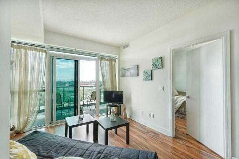 lph 27 - 35 Brian Peck Cres, Condo with 1 bedrooms, 1 bathrooms and 1 parking in Toronto ON | Image 3