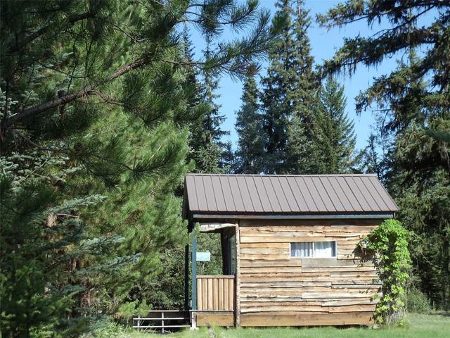 7431 Shertenlib Rd, House detached with 2 bedrooms, 5 bathrooms and 7 parking in Cariboo L BC | Image 2