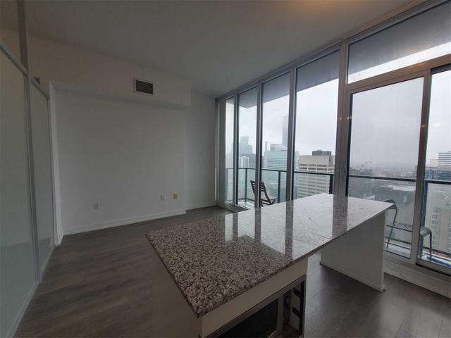 3410 - 426 University Ave, Condo with 2 bedrooms, 1 bathrooms and 0 parking in Toronto ON | Image 5