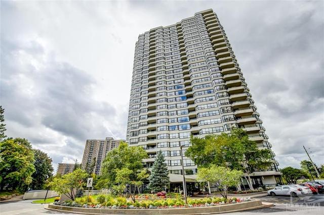 1004 - 1510 Riverside Drive, Condo with 2 bedrooms, 2 bathrooms and 1 parking in Ottawa ON | Image 1