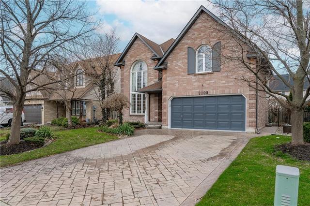 2105 Kevin Crescent, House detached with 4 bedrooms, 3 bathrooms and 2 parking in Burlington ON | Image 3