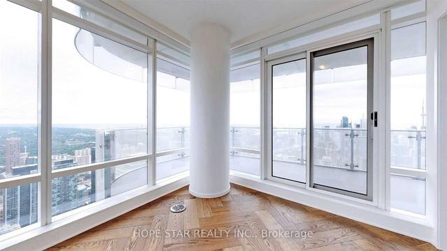 6704 - 1 Bloor St E, Condo with 2 bedrooms, 2 bathrooms and 1 parking in Toronto ON | Image 4