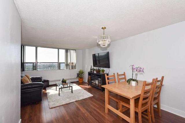 1106 - 45 Sunrise Ave, Condo with 2 bedrooms, 1 bathrooms and 1 parking in Toronto ON | Image 3