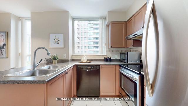 1708 - 23 Hollywood Ave, Condo with 2 bedrooms, 2 bathrooms and 1 parking in Toronto ON | Image 3