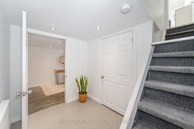 73 Fourth St, House detached with 2 bedrooms, 2 bathrooms and 1 parking in Toronto ON | Image 16
