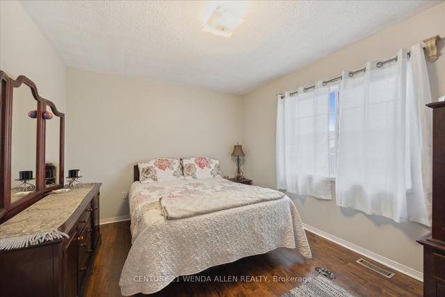 128 Warwick Ave, House attached with 3 bedrooms, 3 bathrooms and 2 parking in Ajax ON | Image 4