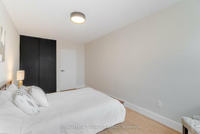 401 - 716 The West Mall, Condo with 2 bedrooms, 2 bathrooms and 1 parking in Toronto ON | Image 17
