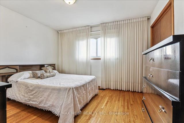 27 Colcrest St, House detached with 3 bedrooms, 2 bathrooms and 5.5 parking in Hamilton ON | Image 10
