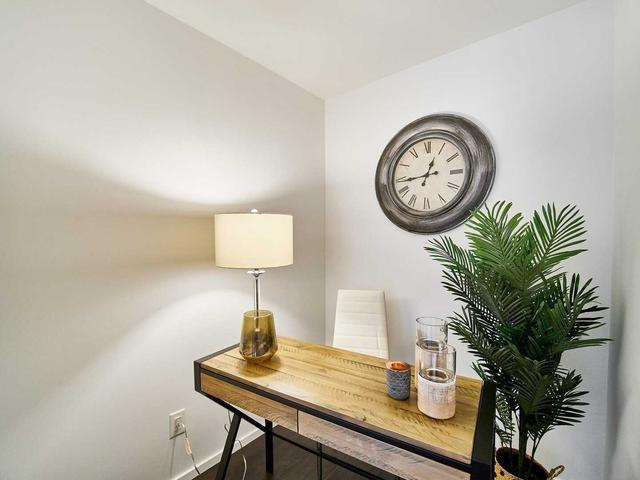 510 - 8 Charlotte St, Condo with 1 bedrooms, 1 bathrooms and 1 parking in Toronto ON | Image 9