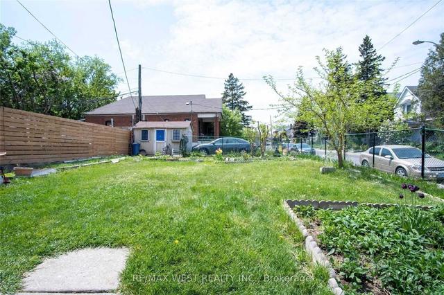 604 Oakwood Ave, House detached with 2 bedrooms, 1 bathrooms and 1 parking in Toronto ON | Image 17