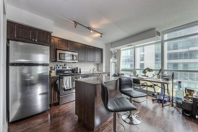620 - 215 Fort York Blvd, Condo with 2 bedrooms, 1 bathrooms and 1 parking in Toronto ON | Image 8