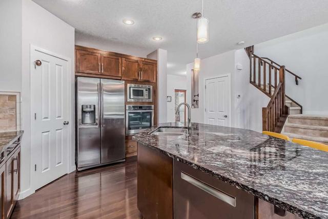 213 Panton Way Nw, House detached with 4 bedrooms, 3 bathrooms and 2 parking in Calgary AB | Image 6