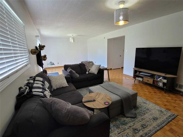 530 Louis Dr, House detached with 4 bedrooms, 4 bathrooms and 4 parking in Mississauga ON | Image 17