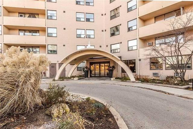 700 Dynes Rd, Condo with 2 bedrooms, 2 bathrooms and 1 parking in Burlington ON | Image 1