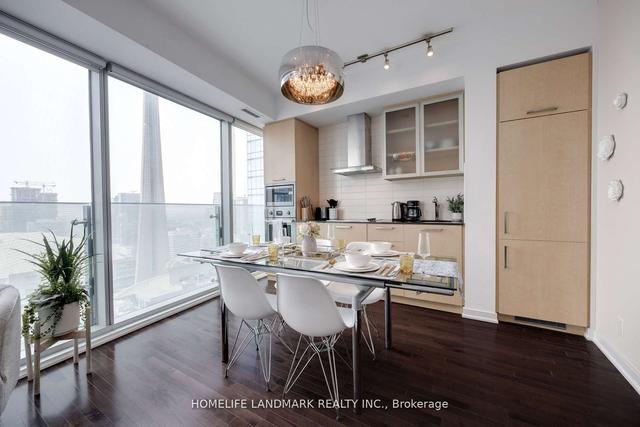 3806 - 14 York St, Condo with 2 bedrooms, 1 bathrooms and 1 parking in Toronto ON | Image 5