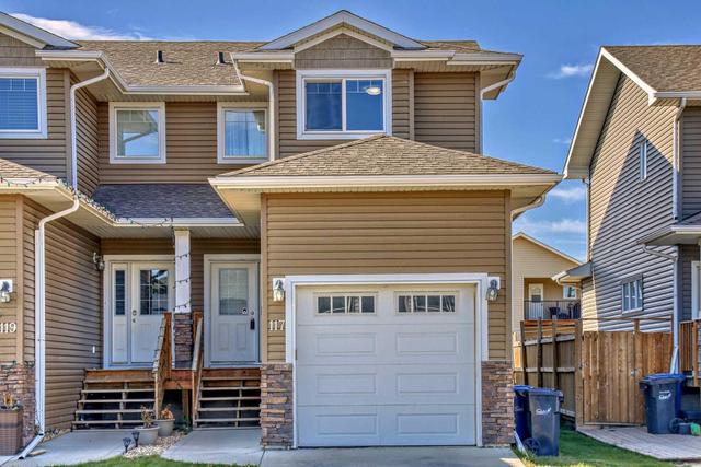 117 Henderson Crescent, Home with 3 bedrooms, 1 bathrooms and 2 parking in Penhold AB | Image 1