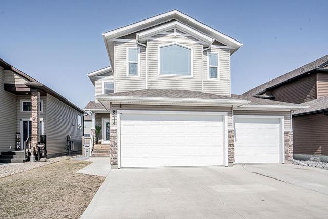 8514 70a Avenue, House detached with 5 bedrooms, 3 bathrooms and 6 parking in Grande Prairie AB | Image 2