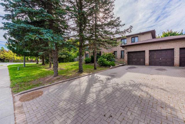 1 Whitelaw Crt, House detached with 5 bedrooms, 5 bathrooms and 9 parking in Markham ON | Image 1