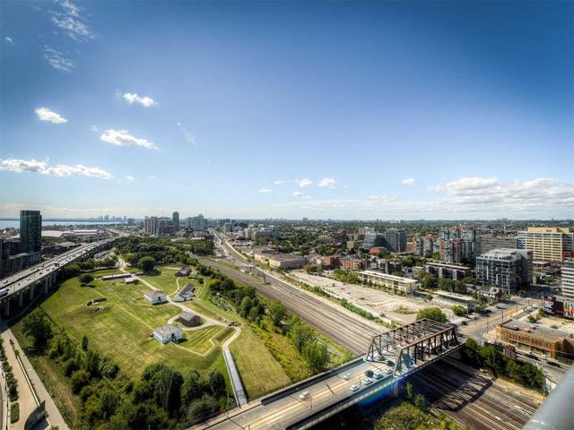 2412 - 170 Fort York Blvd, Condo with 1 bedrooms, 1 bathrooms and 0 parking in Toronto ON | Image 2