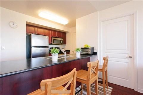 lph05 - 503 Beecroft Rd, Condo with 2 bedrooms, 1 bathrooms and 1 parking in Toronto ON | Image 4
