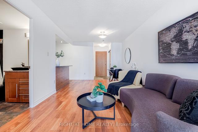 2108 - 44 St Joseph St, Condo with 1 bedrooms, 1 bathrooms and 1 parking in Toronto ON | Image 3