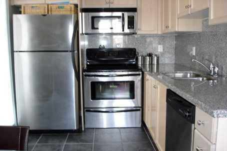 524 - 25 Laidlaw St, Townhouse with 2 bedrooms, 1 bathrooms and 1 parking in Toronto ON | Image 2