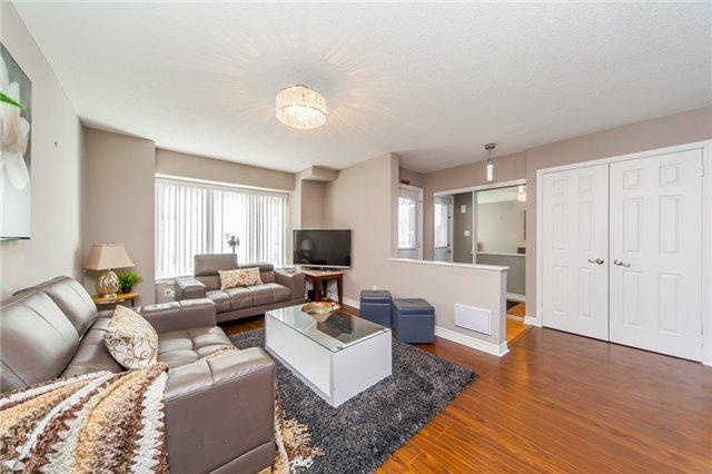 Unit 12 - 4200 Kingston Rd, House attached with 3 bedrooms, 3 bathrooms and 2 parking in Toronto ON | Image 3