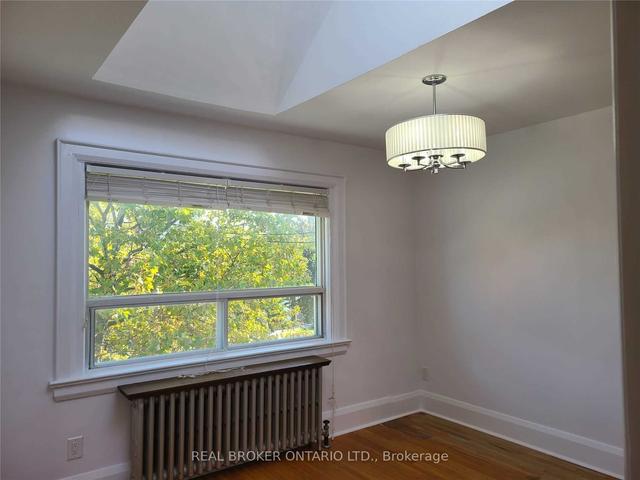 130 Harvie Ave, House attached with 3 bedrooms, 1 bathrooms and 2 parking in Toronto ON | Image 9