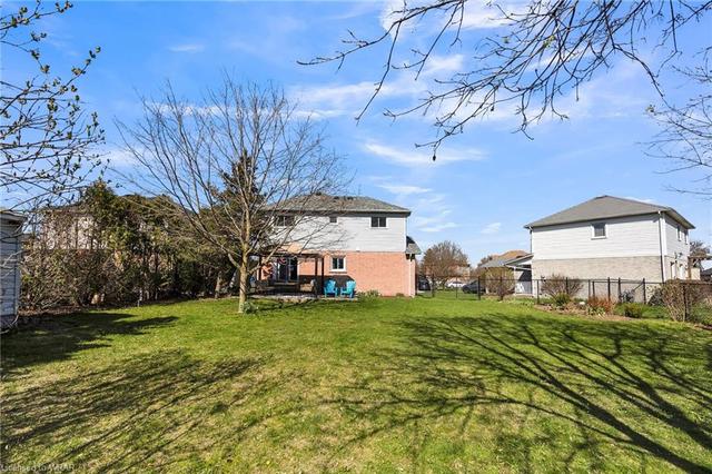 231 Inglis Court, House detached with 3 bedrooms, 1 bathrooms and 5 parking in North Dumfries ON | Image 21