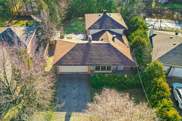 33 Hopperton Dr, House detached with 4 bedrooms, 2 bathrooms and 6 parking in Toronto ON | Image 18