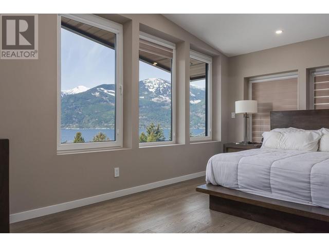 315 Furry Creek Drive, House detached with 3 bedrooms, 4 bathrooms and 5 parking in Squamish Lillooet D BC | Image 23