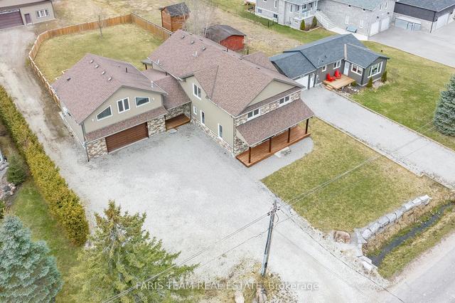 938 Corner Ave, House detached with 4 bedrooms, 3 bathrooms and 12 parking in Innisfil ON | Image 12