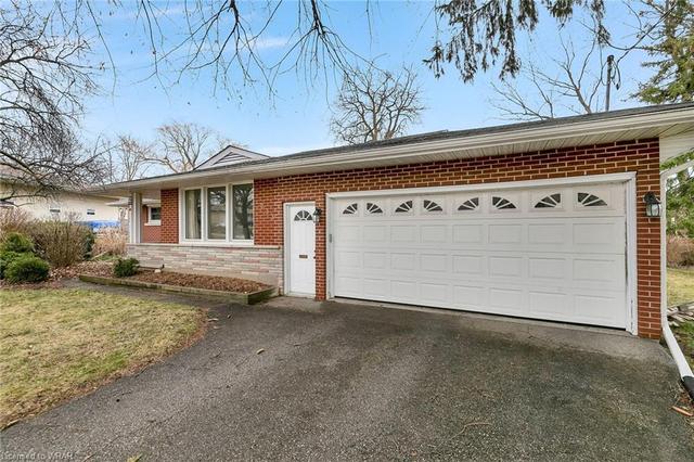 233 Murdock Avenue, House detached with 4 bedrooms, 2 bathrooms and 4 parking in Waterloo ON | Image 12