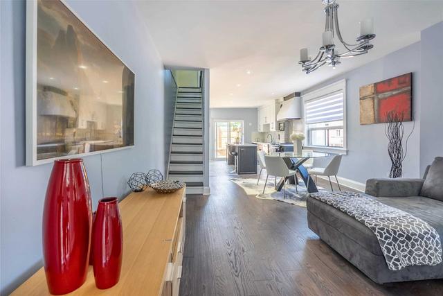 902 Woodbine Ave, House semidetached with 3 bedrooms, 3 bathrooms and 2 parking in Toronto ON | Image 12