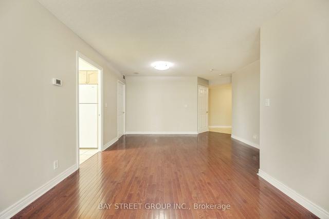2008 - 23 Hollywood Ave, Condo with 2 bedrooms, 2 bathrooms and 1 parking in Toronto ON | Image 30