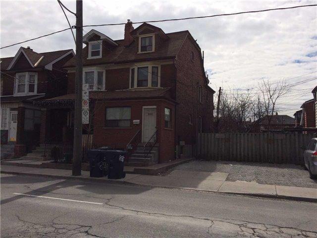 855 Dupont St, House semidetached with 4 bedrooms, 4 bathrooms and null parking in Toronto ON | Image 4