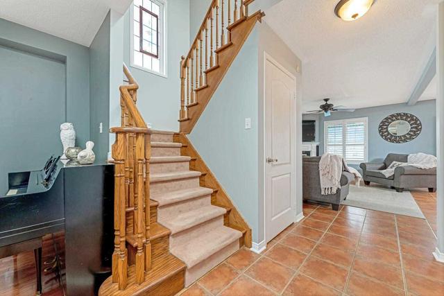 1244 Field Dr, House detached with 4 bedrooms, 3 bathrooms and 4 parking in Milton ON | Image 11
